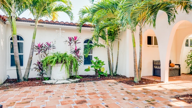 Building Photo - 33 SW 18th Terrace