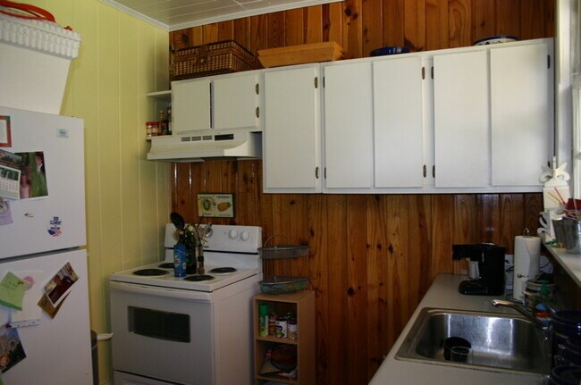 Building Photo - 3809 Elkins Ave