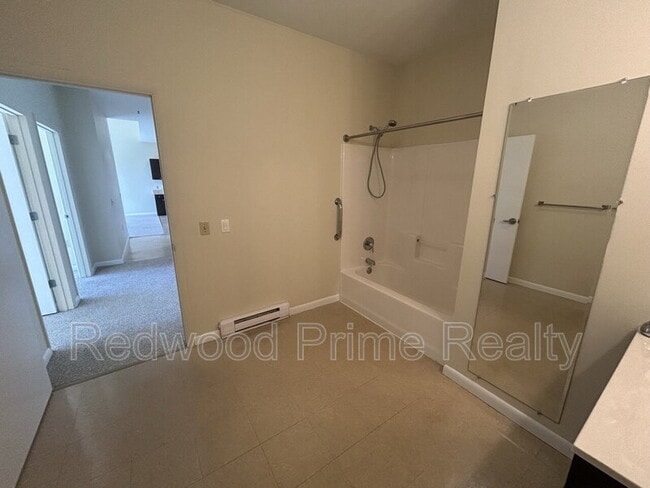 Building Photo - 1318 19th Ave