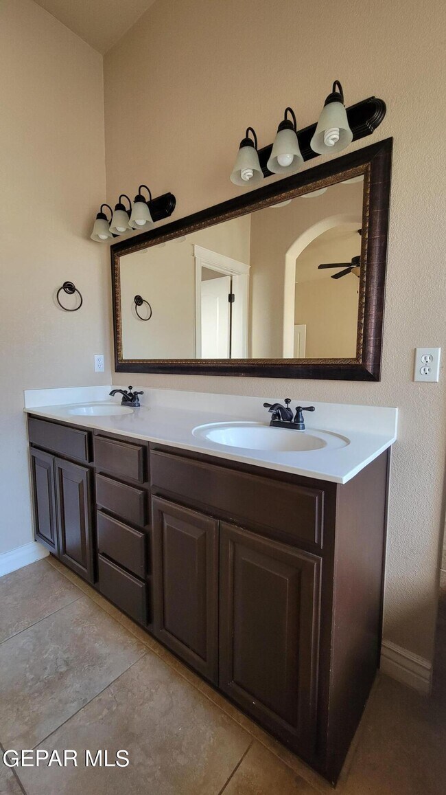 Building Photo - 11512 Porfirio Payan Dr