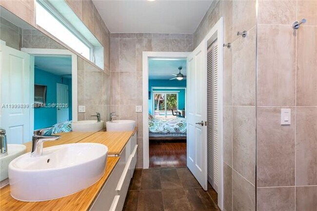 Building Photo - 14610 Tarpon Dr