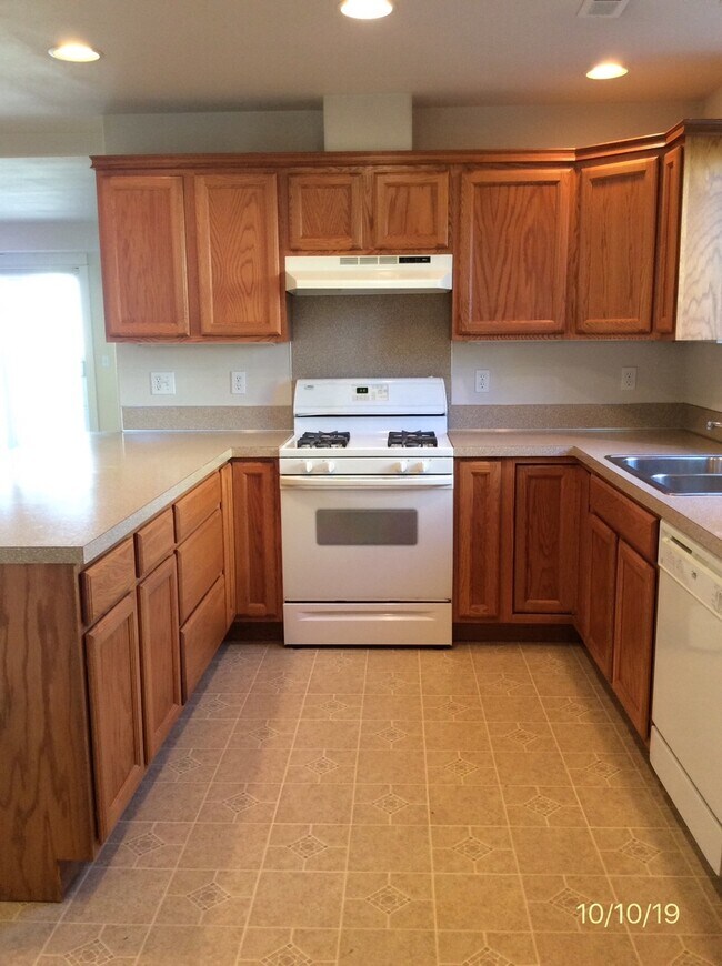 Building Photo - 1511 Burrows Ct