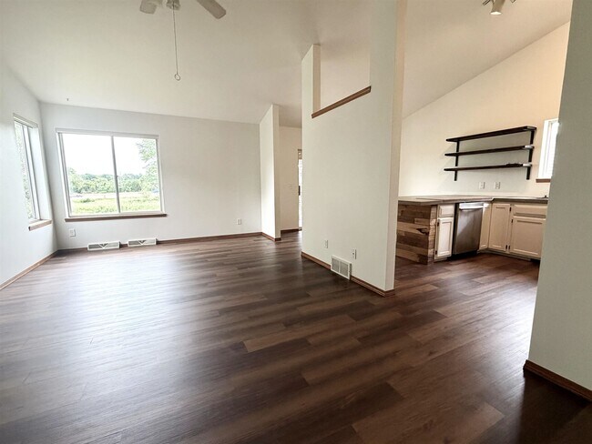 Building Photo - 1217 Glacier Hill Dr