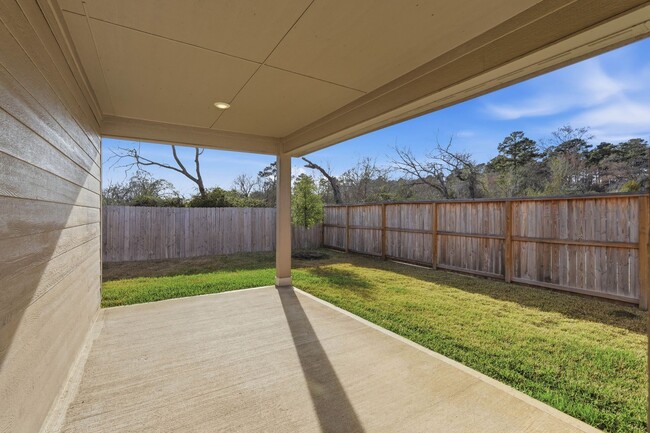 Building Photo - 18037 Martin Pines Dr