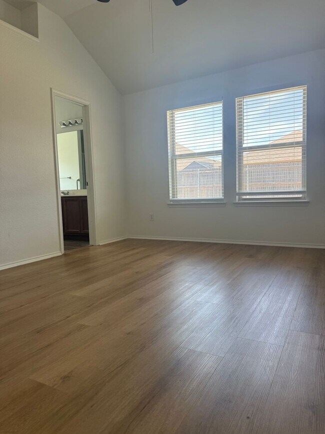 Building Photo - 4212 Agate Dr