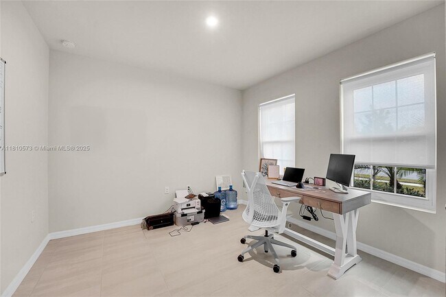 Building Photo - 3705 Bennington Ln