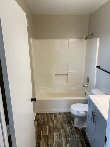 Building Photo - 2461 Red Oak Trl