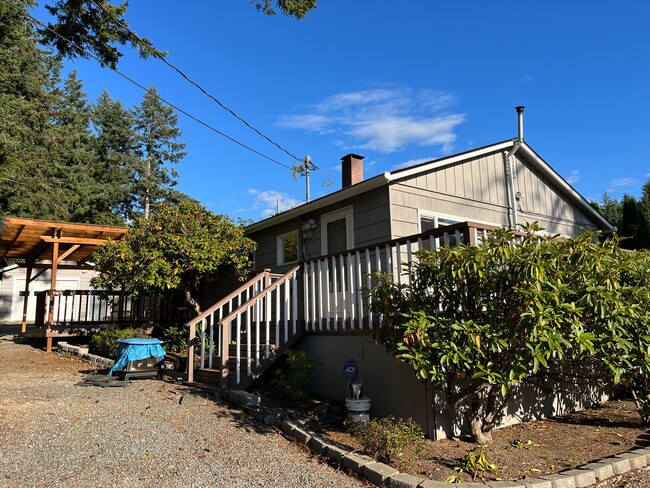 Primary Photo - 2 Bed 2 Bath House with Breathtaking View ...