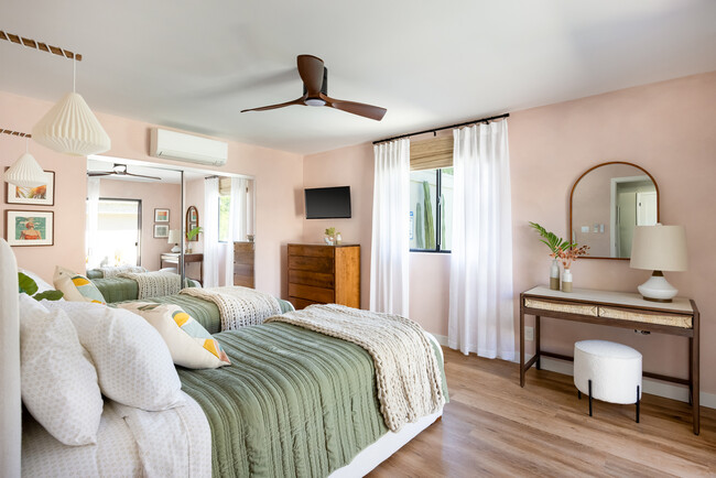 The sunny, inviting Twin Room. - 71535 Biskra Rd