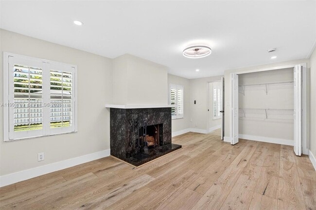 Building Photo - 4010 NE 22nd Ave