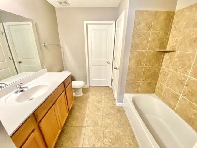Building Photo - Now Leasing a 3 Bedroom 2 Bath Home in Sou...