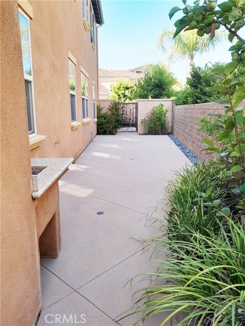 Building Photo - 2432 E Kern River Ln
