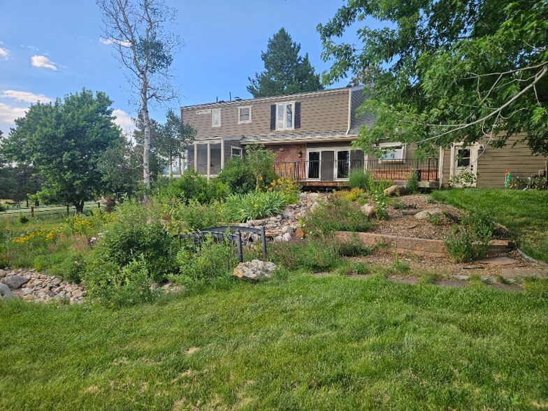 Building Photo - 10032 E Meadow Run