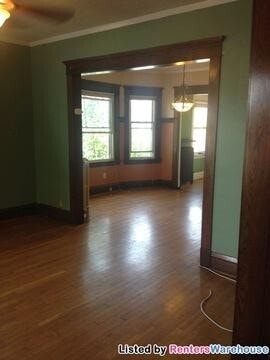 Building Photo - 657 Case Ave E