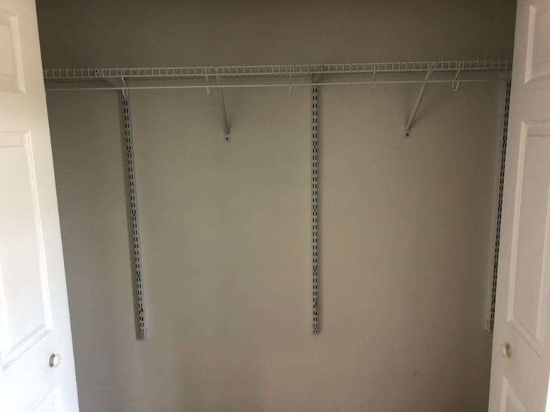 Building Photo - 418-420 Cir H Dr