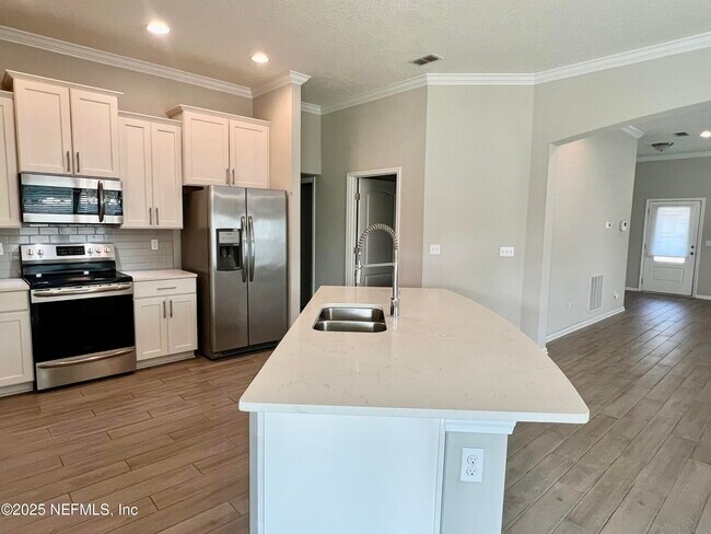 Building Photo - 12419 Jovana Rd