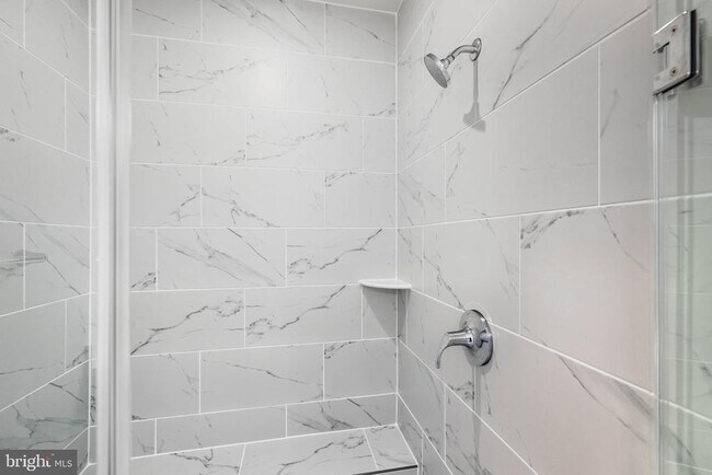 Building Photo - 1017 Venifena Terrace SE