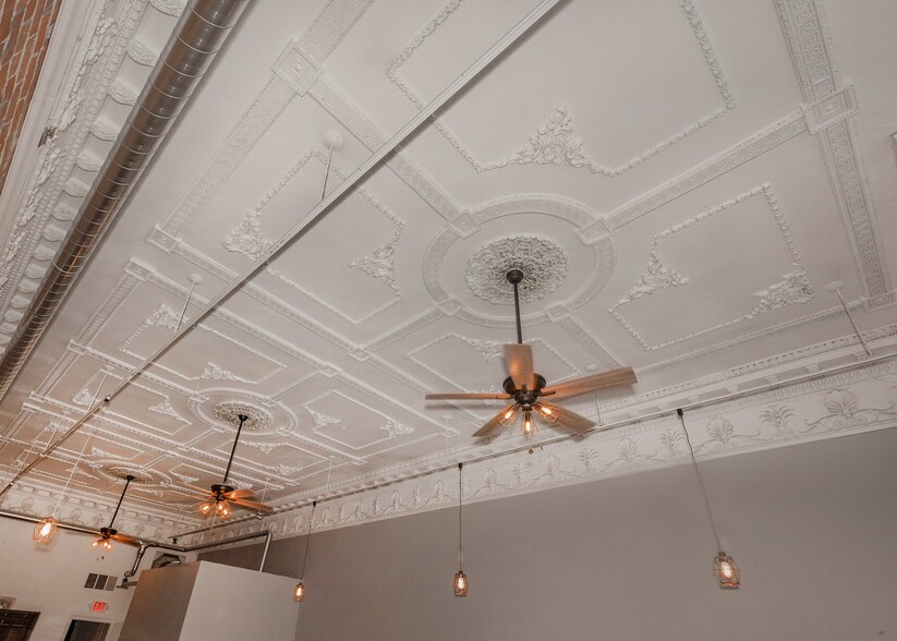 Building Photo - 1606 2nd Ave