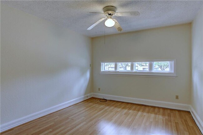 Building Photo - 5910 Jacob Glen