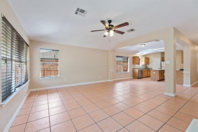 Building Photo - 1208 Lochaline Loop