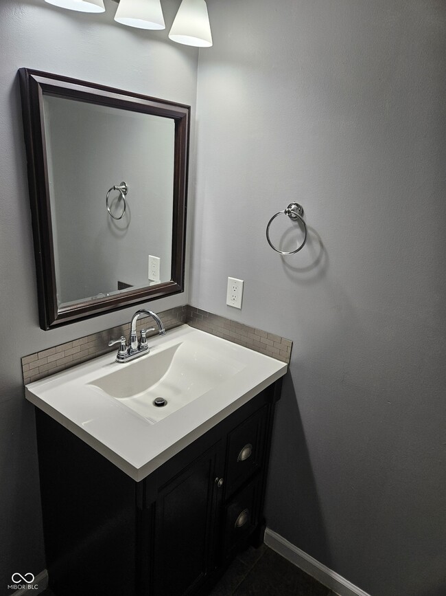 Building Photo - 3121 Shadow Brook Dr