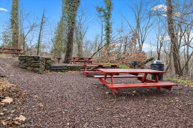 Building Photo - 4000 Gypsy Ln