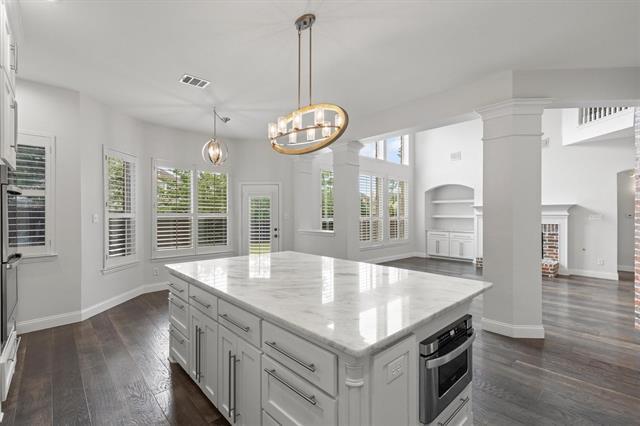 Building Photo - 821 High Willow Dr