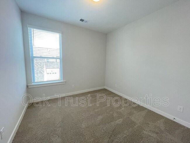 Building Photo - 1017 Swamp Harrier Ave