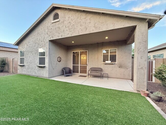 Building Photo - 5768 N Thornberry Dr