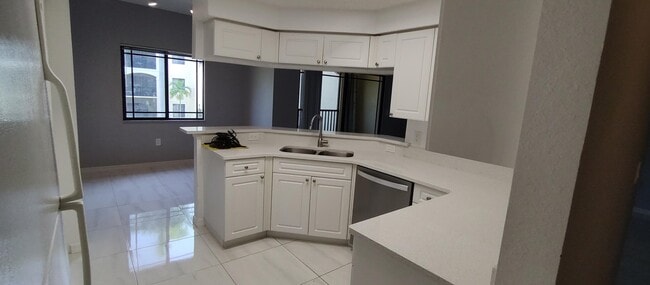 Building Photo - 3019 Alcazar Pl