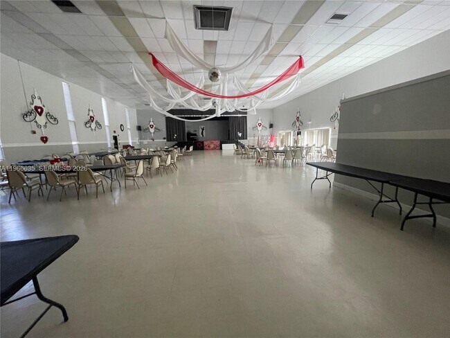 Building Photo - 4881 NW 22nd St