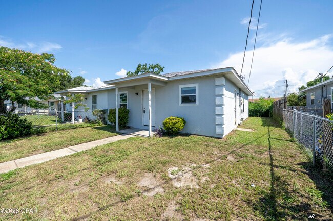 Building Photo - 3712 Burnham Way