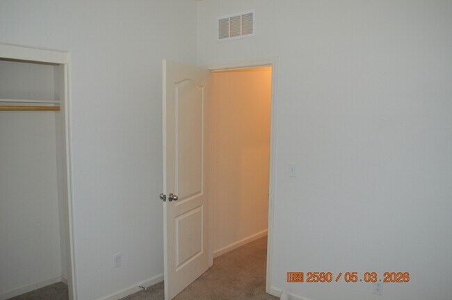 Building Photo - 4220 Freemark Ave