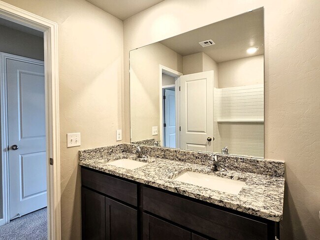 Building Photo - 1708 Amaranth Ln