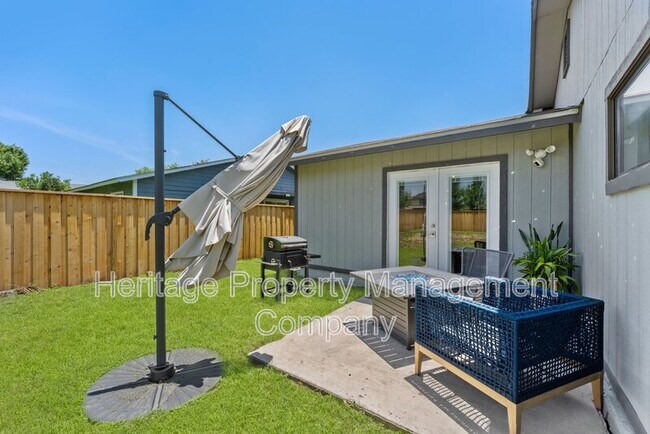 Building Photo - 6715 Hickory Springs Dr