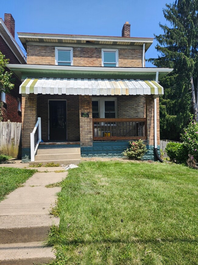 Building Photo - 206 Rustic Ave