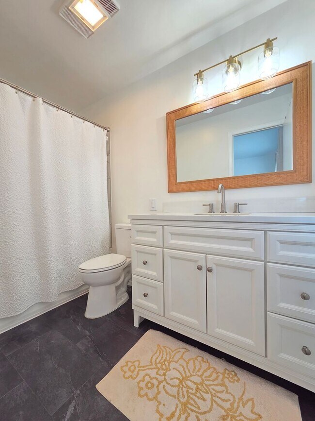 Building Photo - $3,050 - 4 Bed / 2.5 Bath Beautiful Home in Upper South Hill