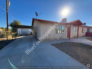 Building Photo - 2 Bedroom, 2 Bathroom Home in Central Tucson