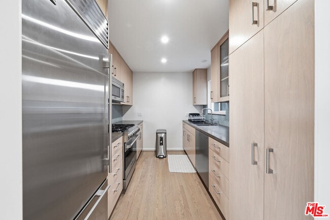 Building Photo - 1342 Stanford St