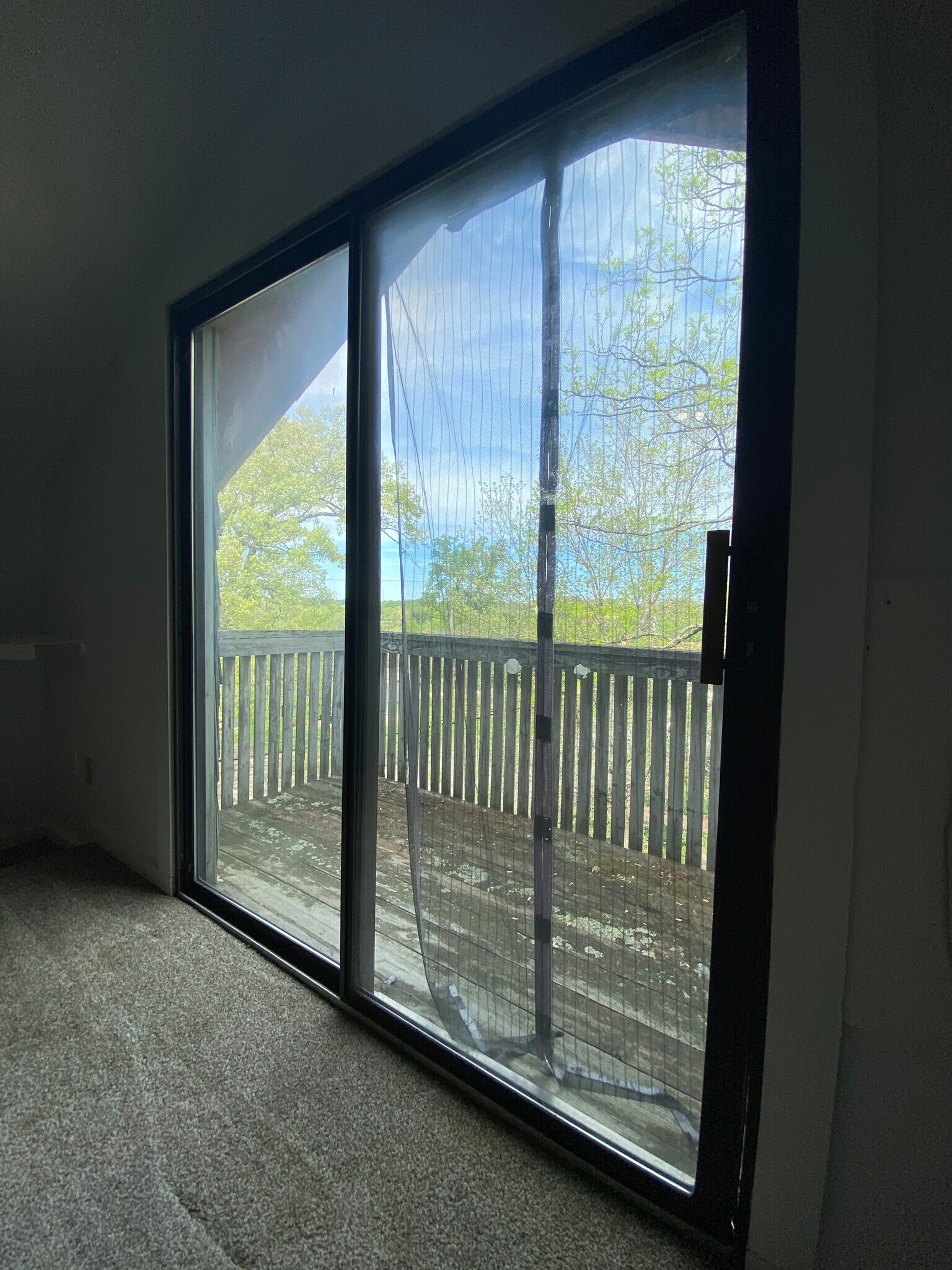 Loft Bedroom with balcony - 222 W End Blvd