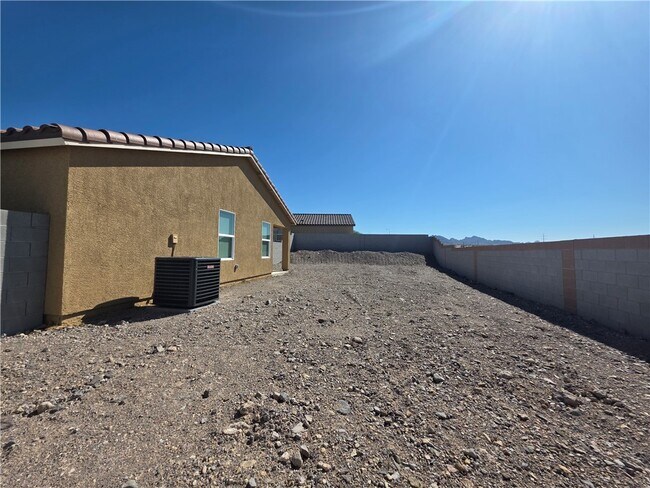 Building Photo - 2566 Montano Ridge Dr
