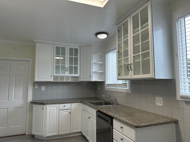 Building Photo - EPIC REA - Great Corner Lakeside Home - 3 ...