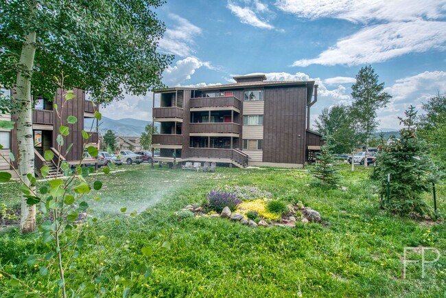 Building Photo - 108 Salt Lick Cir