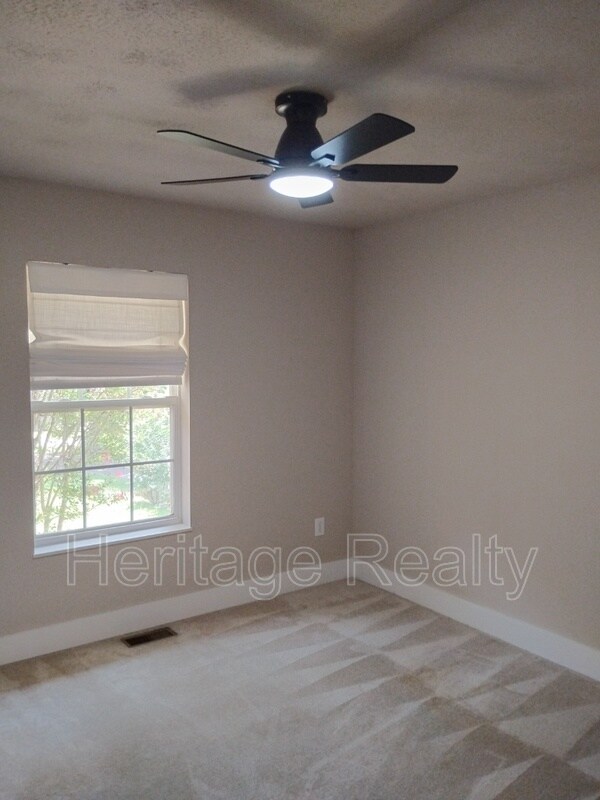 Building Photo - 2707 Lady Bug Ln