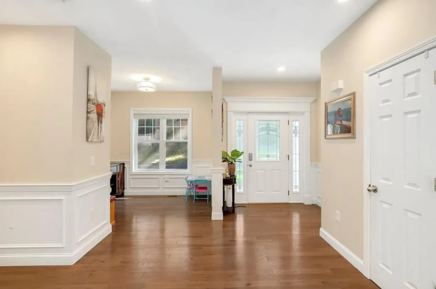 Building Photo - 22 Beacon St