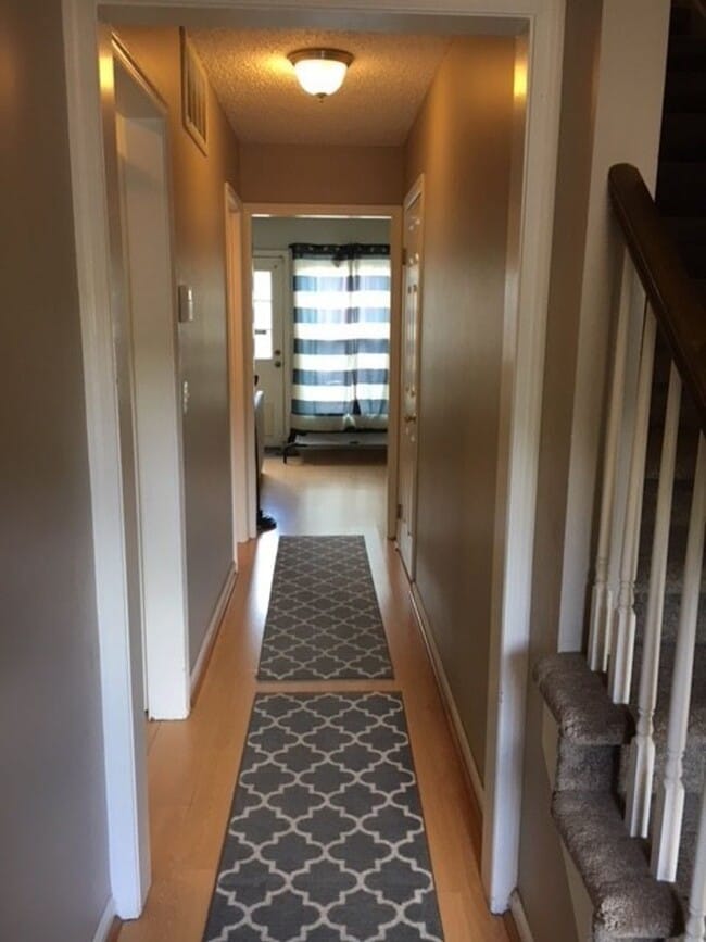 Building Photo - 3 Bedroom | 2.5 Bath - Townhome in Mount P...