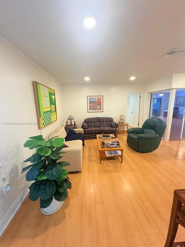 Building Photo - 927 NW 106th Ave Cir