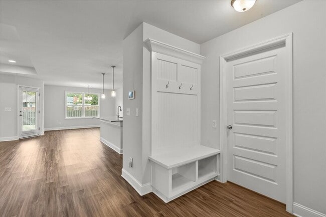 Building Photo - 6027 Thorntons Way Cir NW