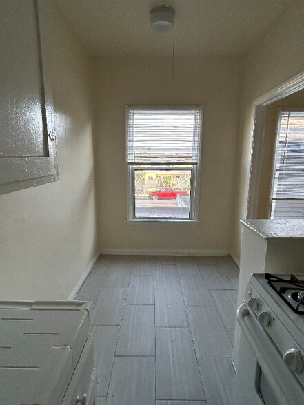 Building Photo - 1154 Normandie Ave