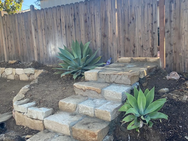 Building Photo - 700 Westmont Rd